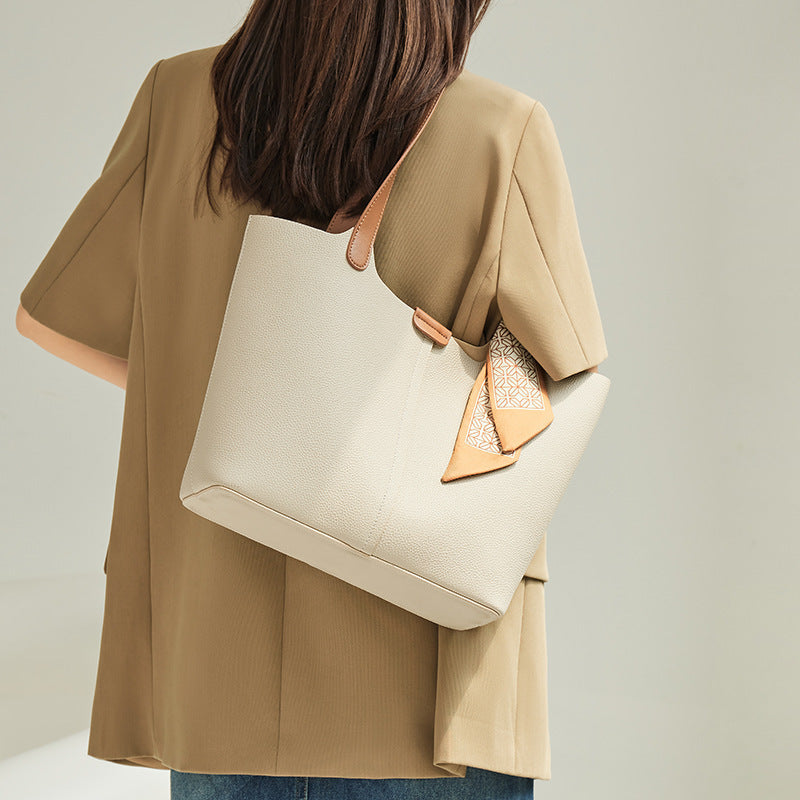 Twilly Shoulder Bag